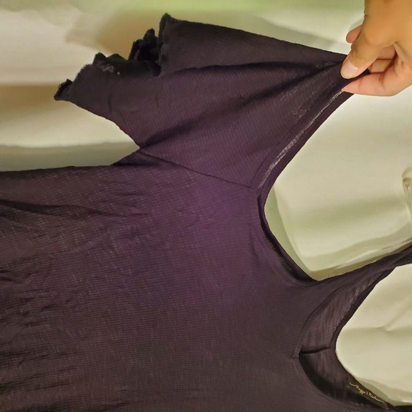 3for$25 off the shoulder lightweight black top - Picture 3 of 7